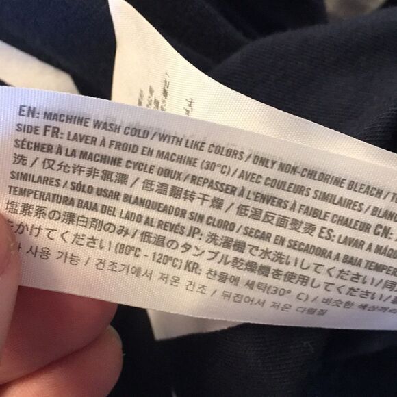 Hollister Graphic L/S Cropped Hoodie - Picture 8 of 8